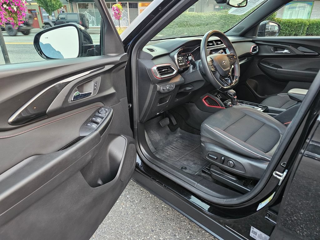 Used 2023 Chevrolet TrailBlazer RS w/ Convenience Package AWD/4WD image 22