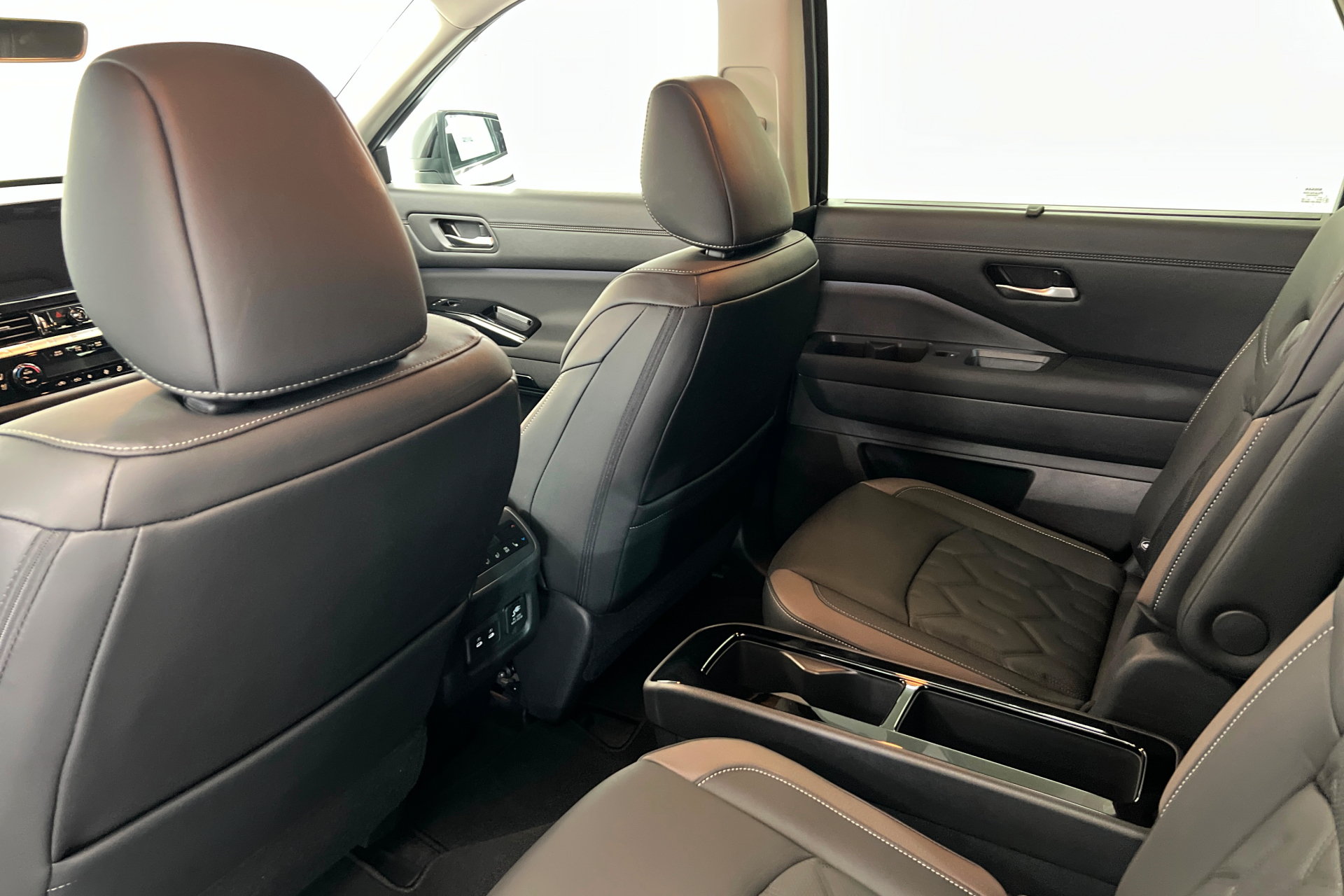 New 2026 Nissan Pathfinder Platinum AWD/4WD image 19