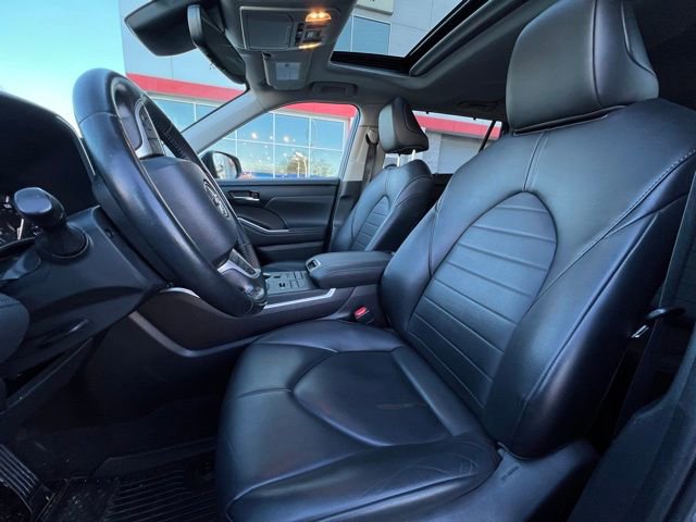 Used 2022 Toyota Highlander XLE image 8