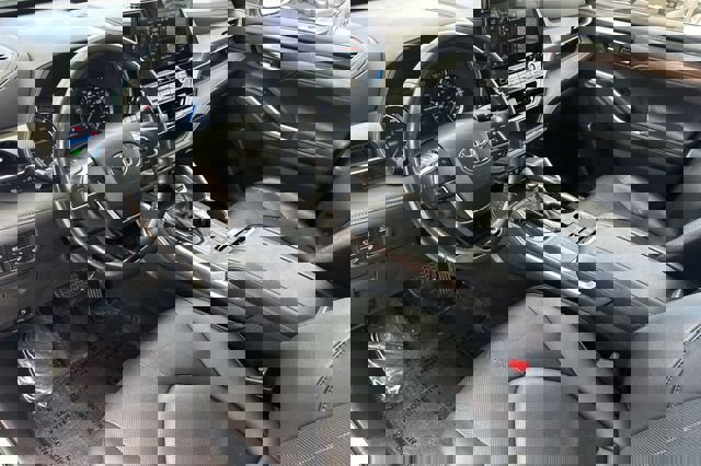 Used 2021 Toyota Highlander Limited image 11