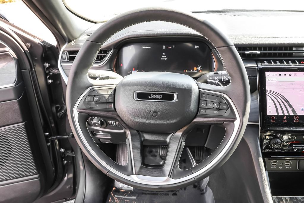 Used 2025 Jeep Grand Cherokee Limited image 20