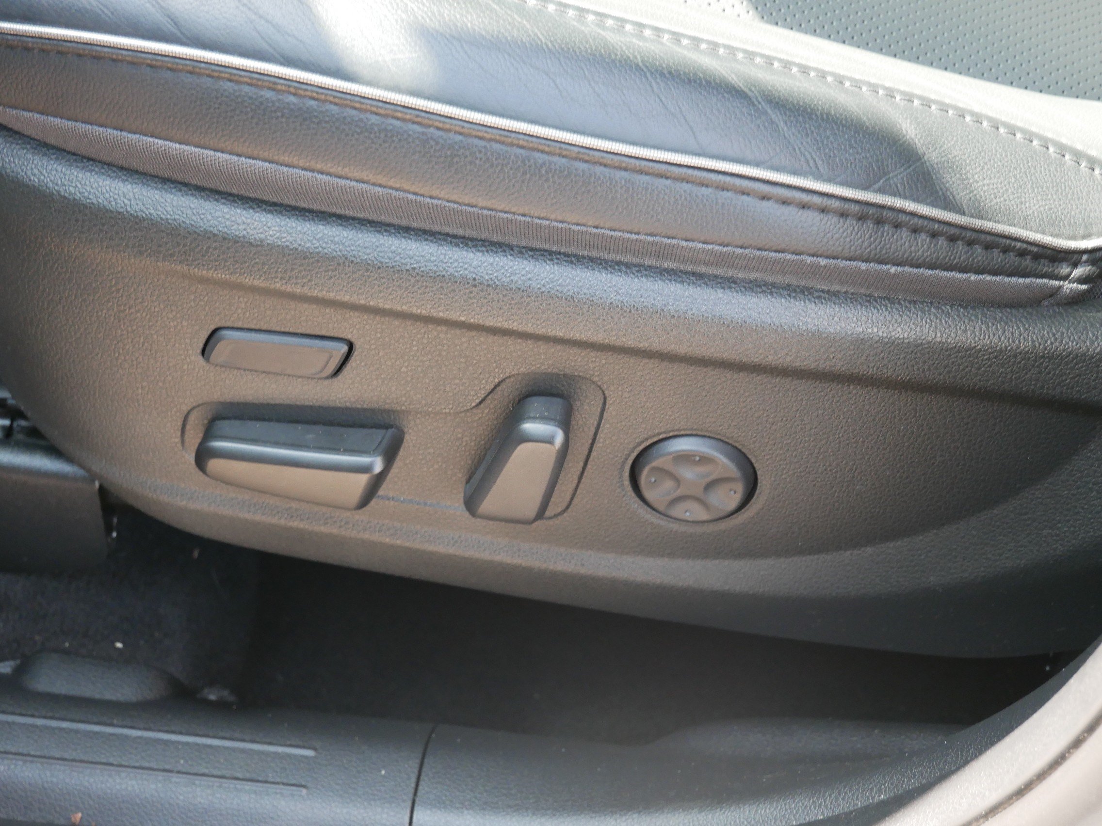 Certified 2023 Hyundai Santa Fe Limited AWD/4WD image 19