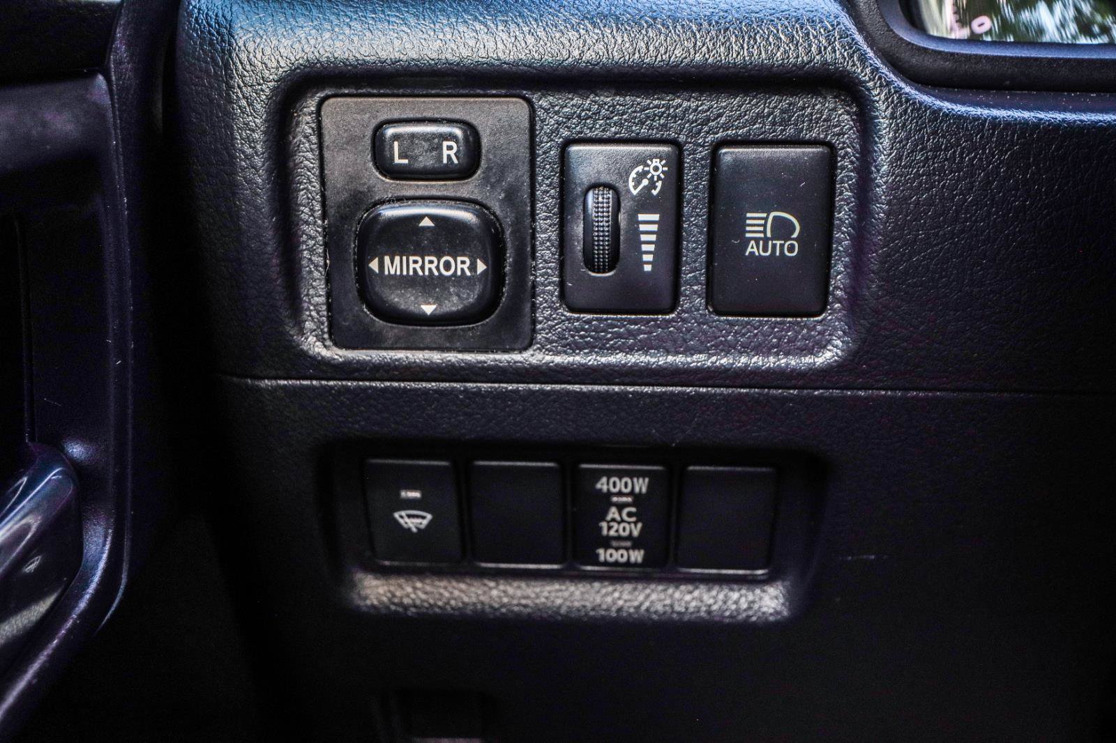 Used 2020 Toyota 4Runner Venture w/ Moonroof Package AWD/4WD image 40