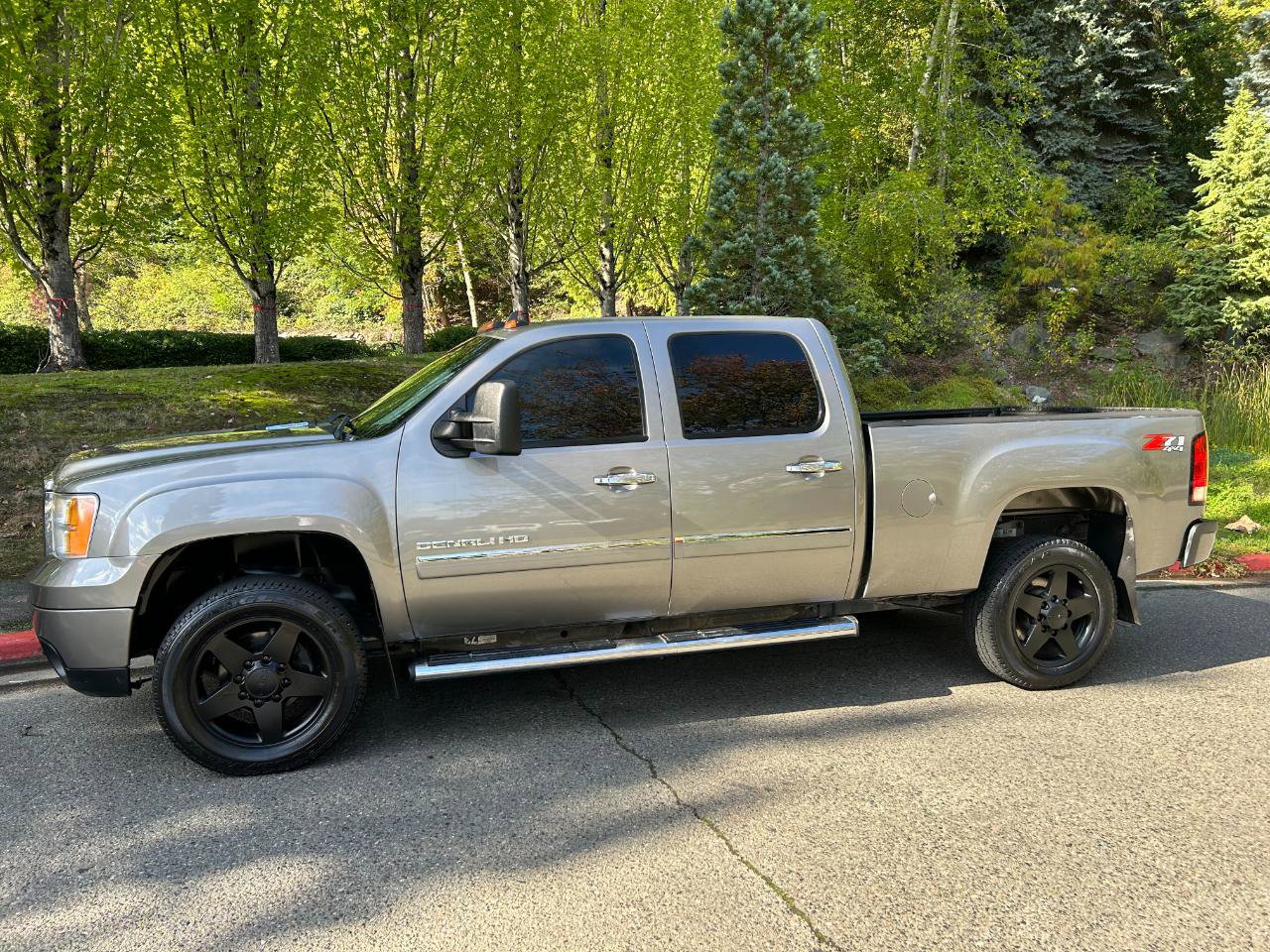 Used 2013 GMC Sierra 2500 Denali w/ Suspension Package, Off-Road image 8