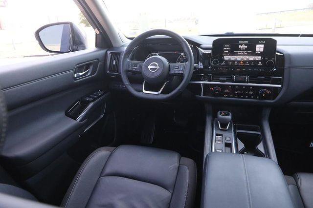 Used 2025 Nissan Pathfinder SL w/ SL Premium Package image 25
