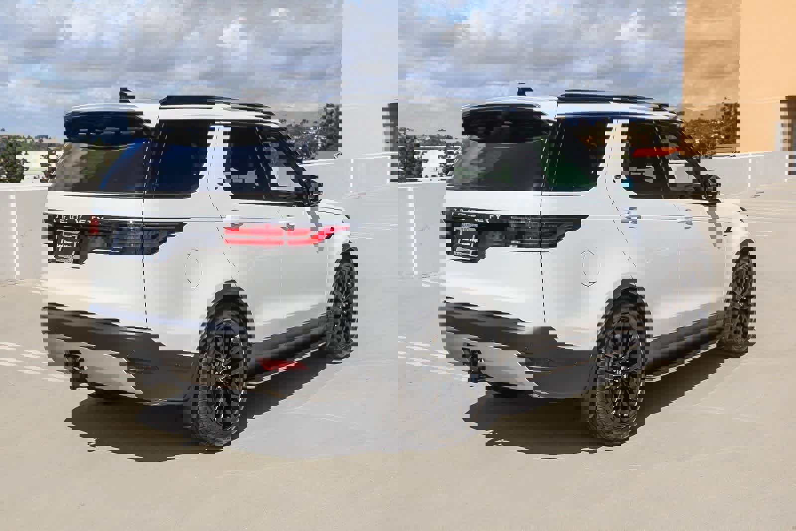 New 2026 Land Rover Discovery S image 6