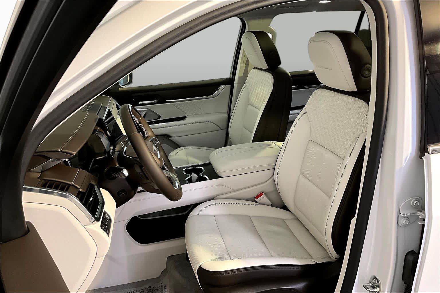 Used 2024 GMC Acadia Denali w/ Super Cruise Package AWD/4WD image 9