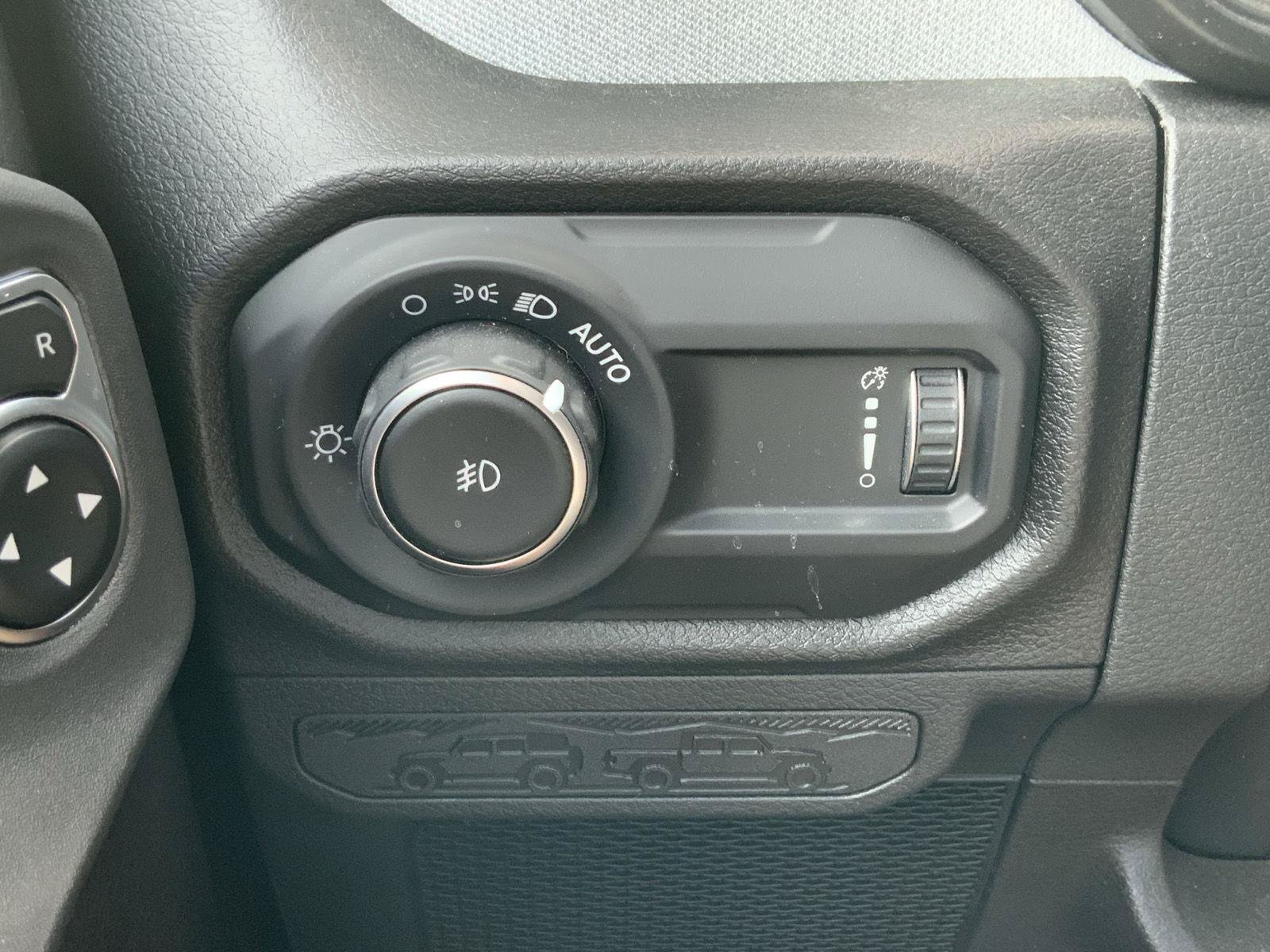 Used 2025 Jeep Wrangler Unlimited Sport AWD/4WD image 29