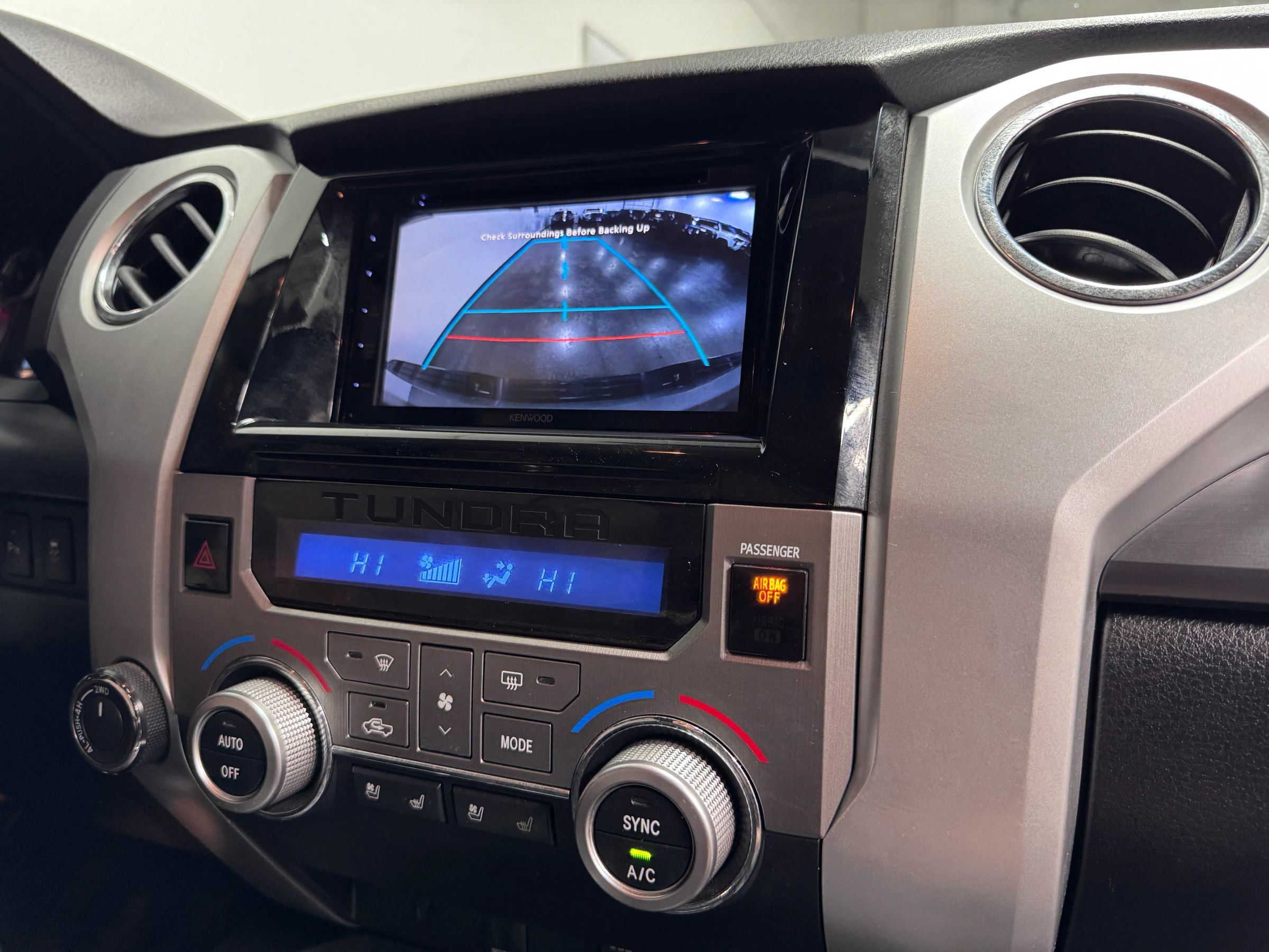 Used 2014 Toyota Tundra Platinum image 10