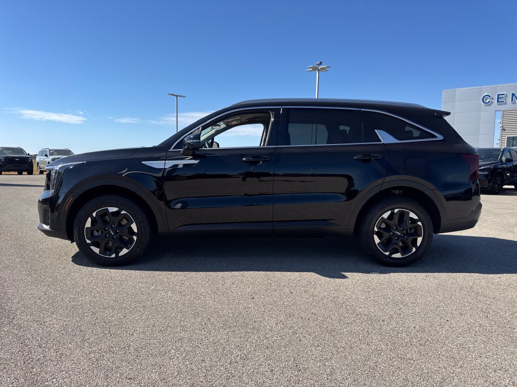 Used 2024 Kia Sorento S AWD/4WD image 3