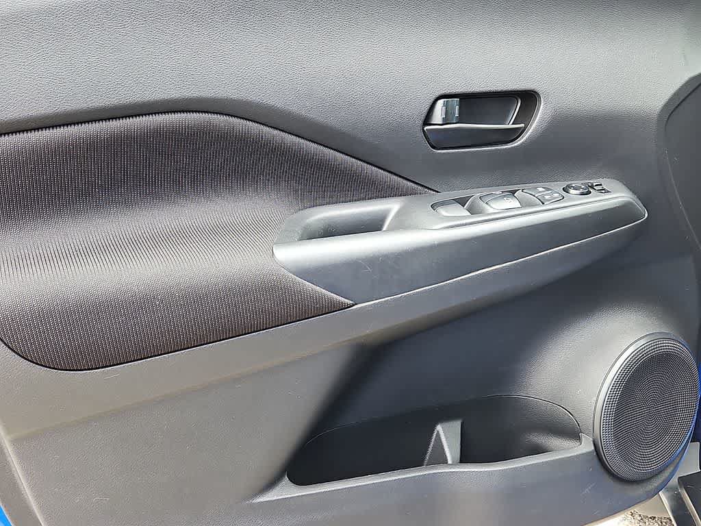 Used 2021 Nissan Kicks S FWD image 11