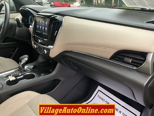 Used 2023 Chevrolet Traverse LT w/ LPO, Cargo Package AWD/4WD image 18