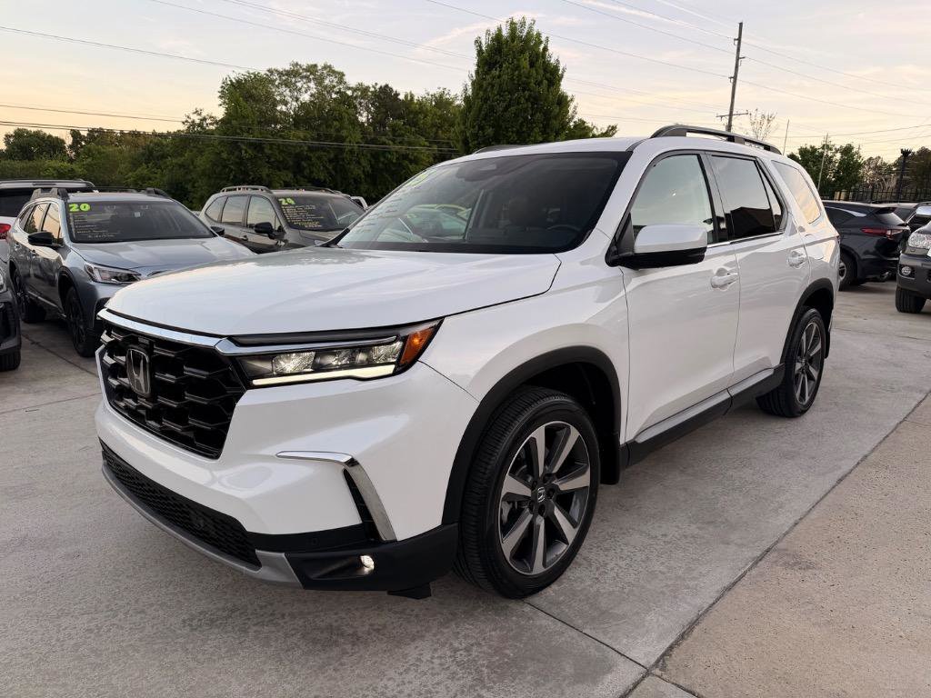 Used 2025 Honda Pilot Touring image 20