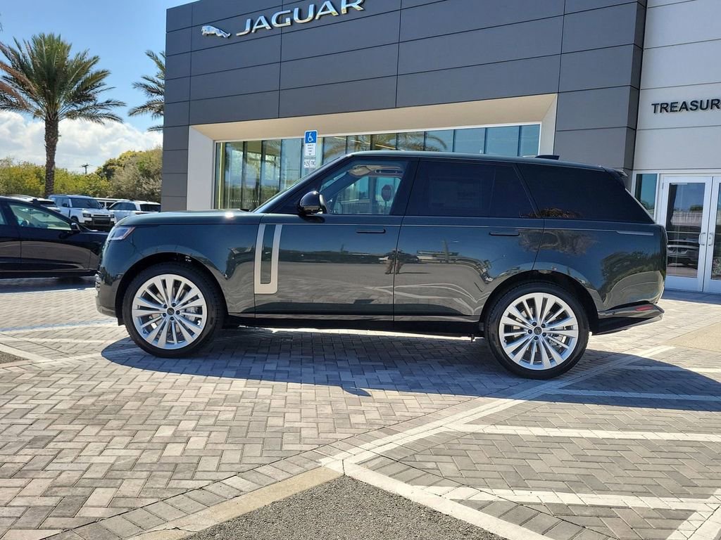 New 2026 Land Rover Range Rover SE image 2