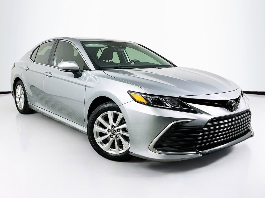 Used 2023 Toyota Camry LE w/ Convenience Package FWD image 1