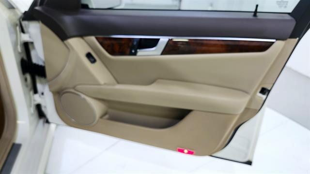 Used 2012 Mercedes-Benz C 300 4MATIC Sedan image 24