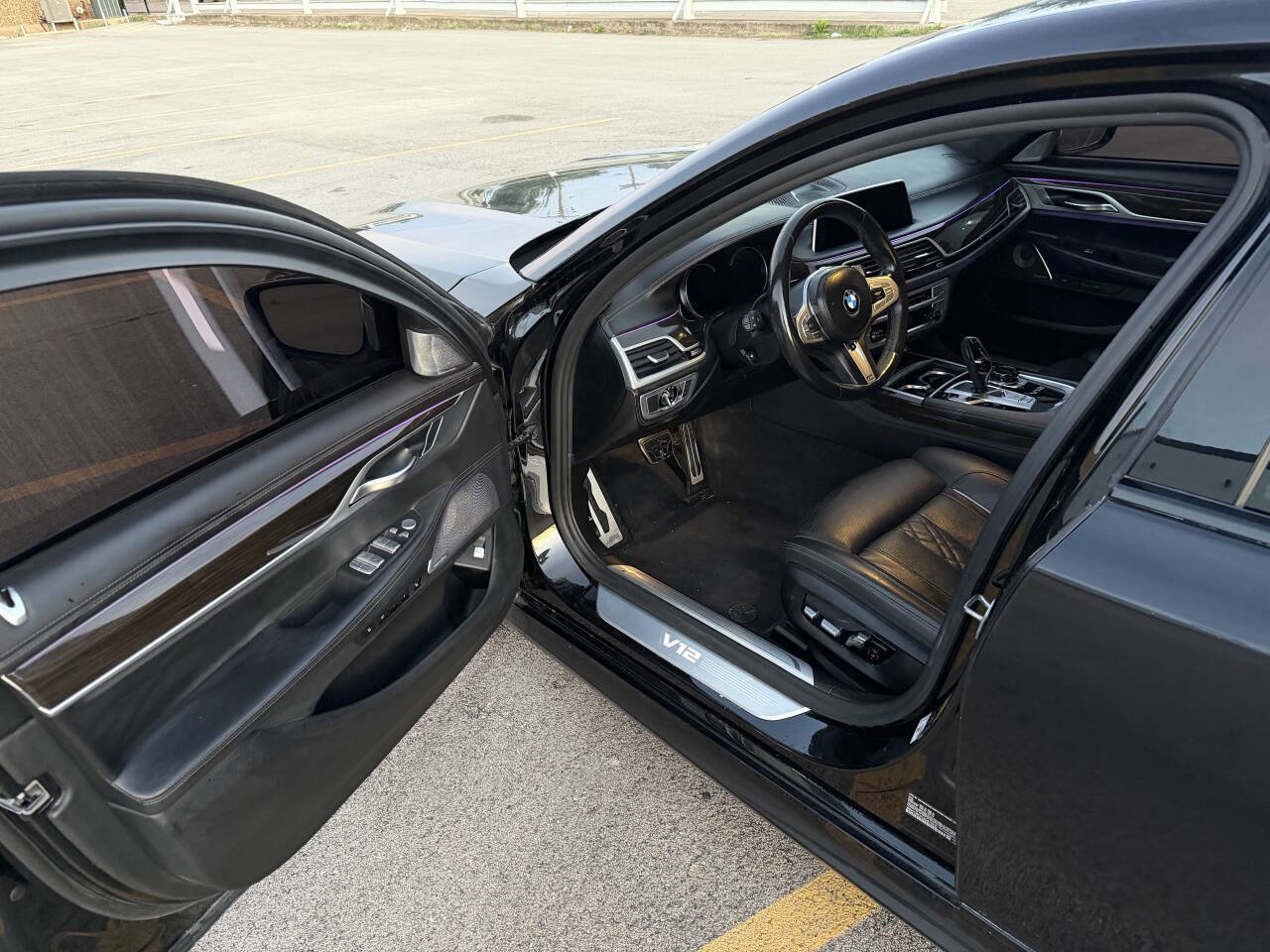 Used 2019 BMW M760i xDrive w/ Luxury Rear Seating Package AWD/4WD image 21