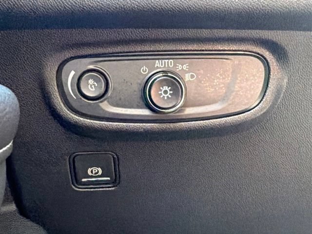 Used 2024 GMC Terrain SLE FWD image 36