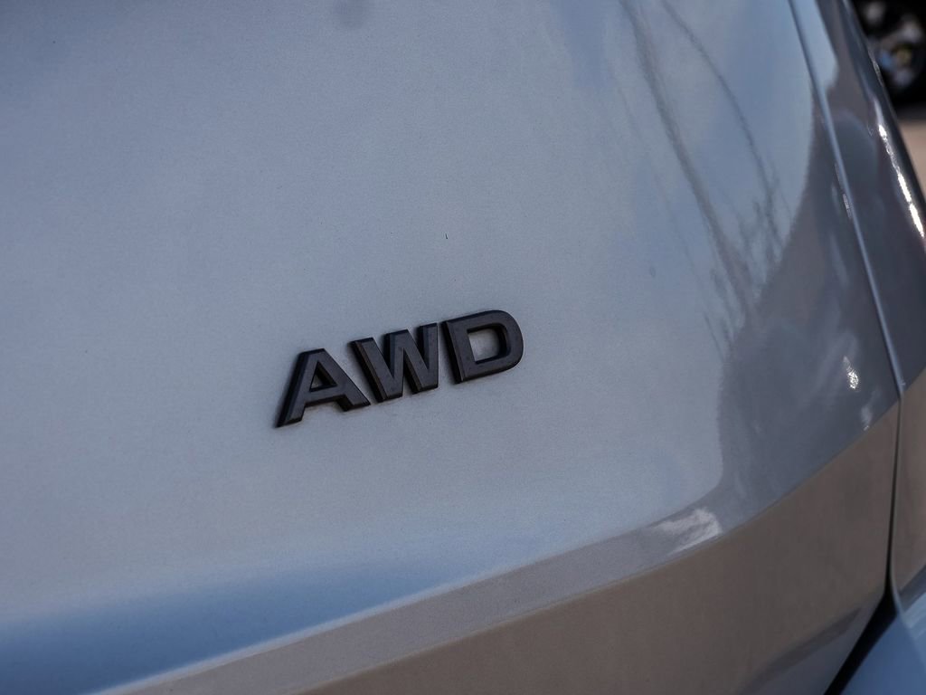 Used 2025 Nissan Rogue SV AWD/4WD image 11