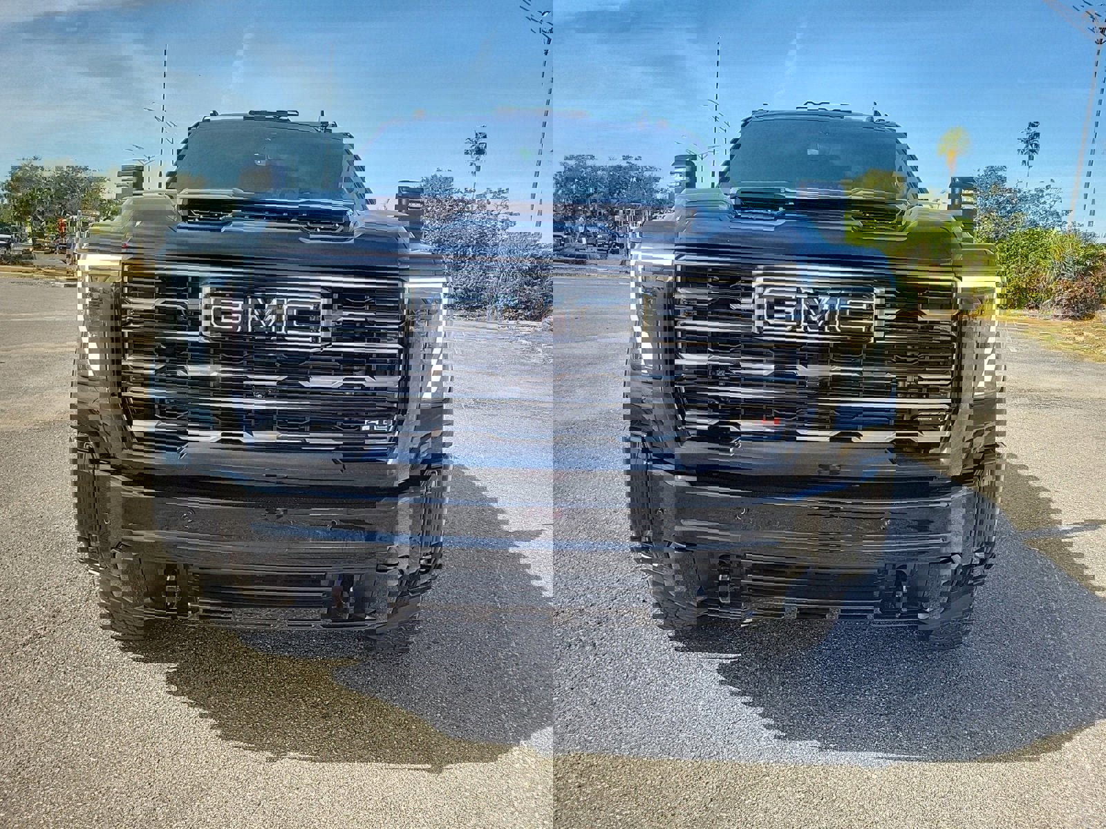 Used 2025 GMC Sierra 2500 AT4 w/ AT4 Premium Plus Package image 4