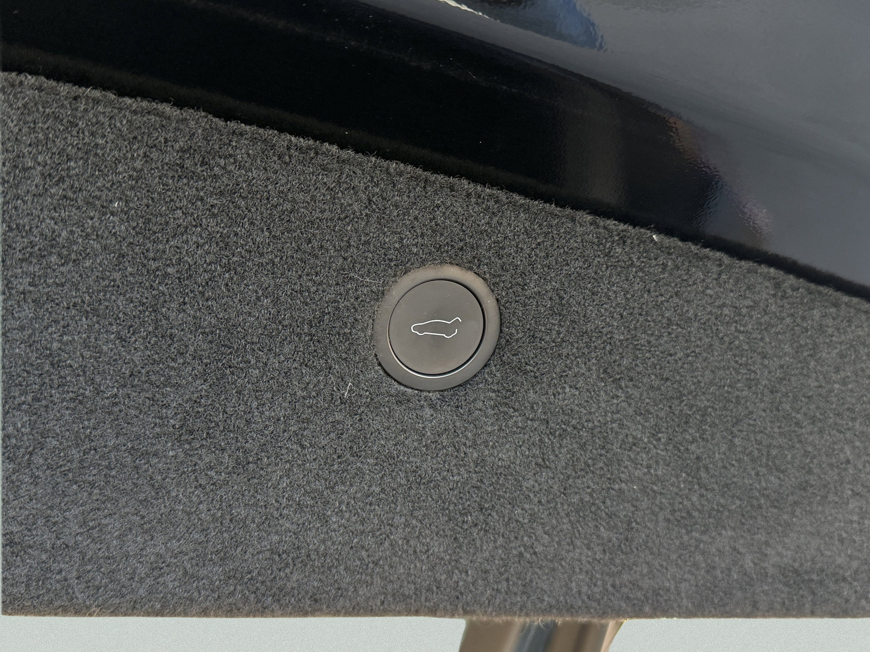 Used 2022 Tesla Model X image 91