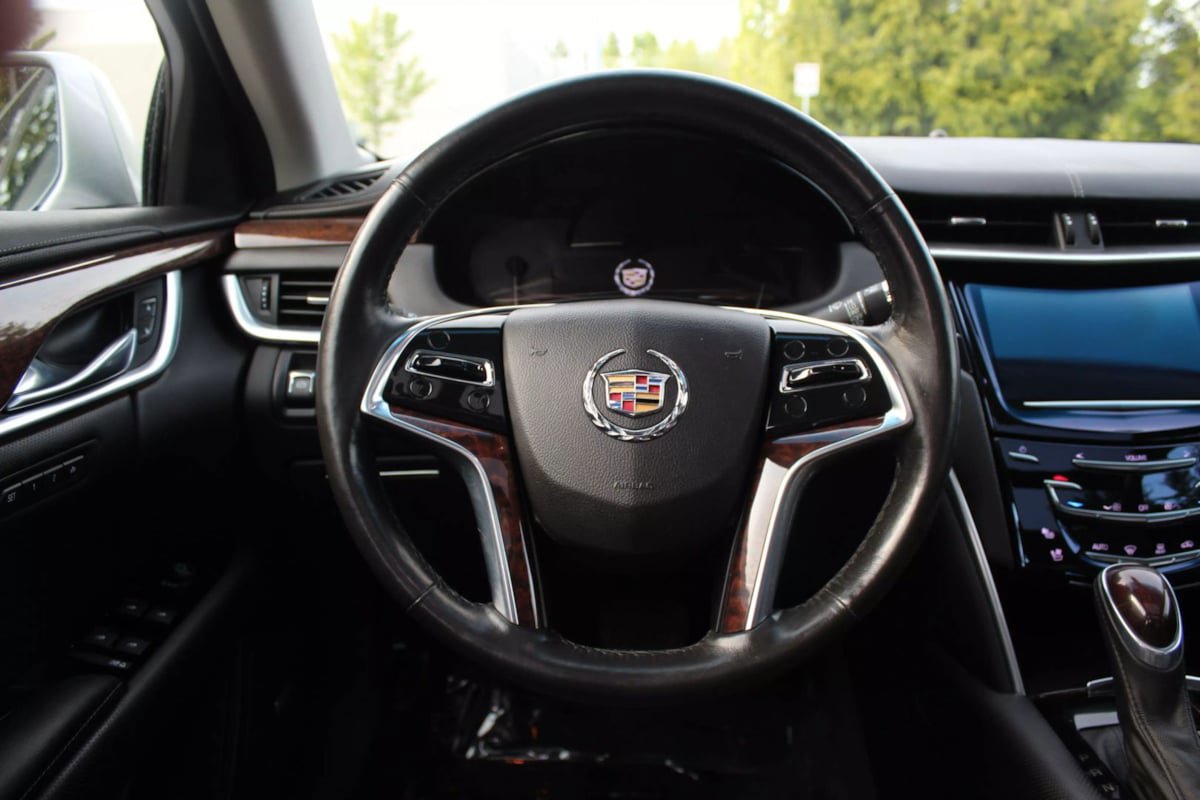 Used 2014 Cadillac XTS Luxury image 14