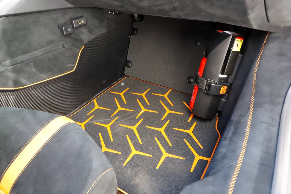 Used 2019 Lamborghini Aventador SVJ AWD/4WD image 38