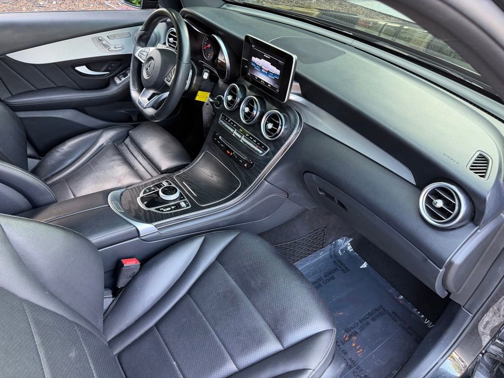 Used 2019 Mercedes-Benz GLC 300 4MATIC image 32