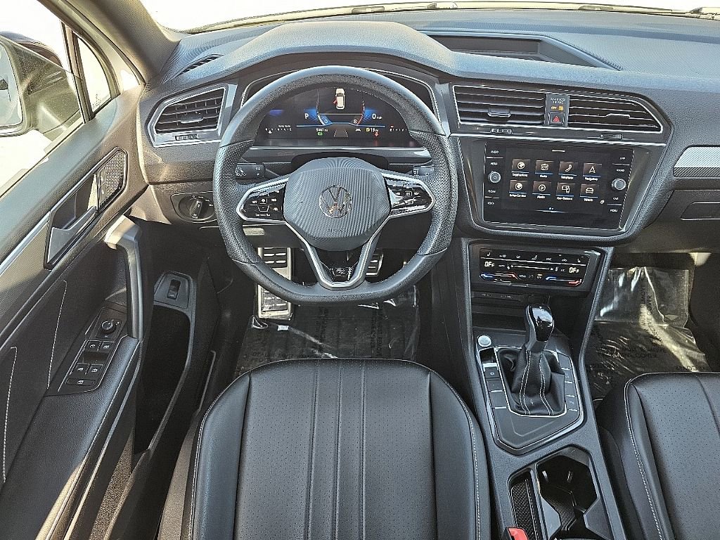 Used 2024 Volkswagen Tiguan SE R-Line image 24