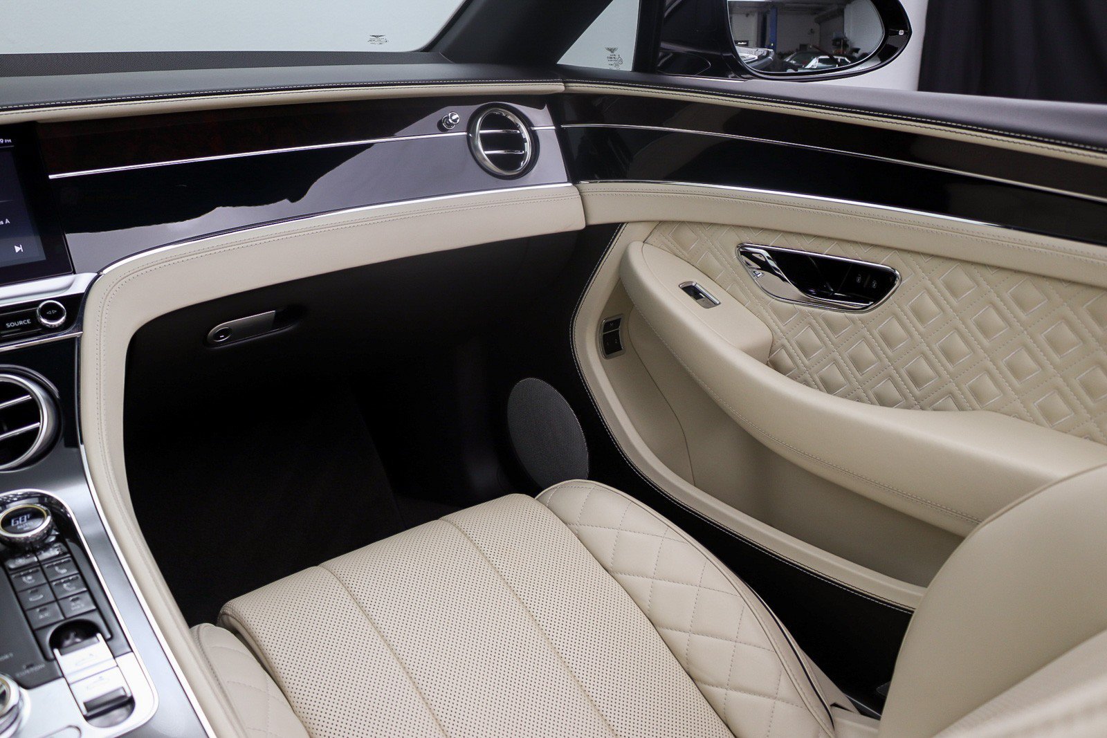 Used 2020 Bentley Continental GT V8 AWD/4WD image 37