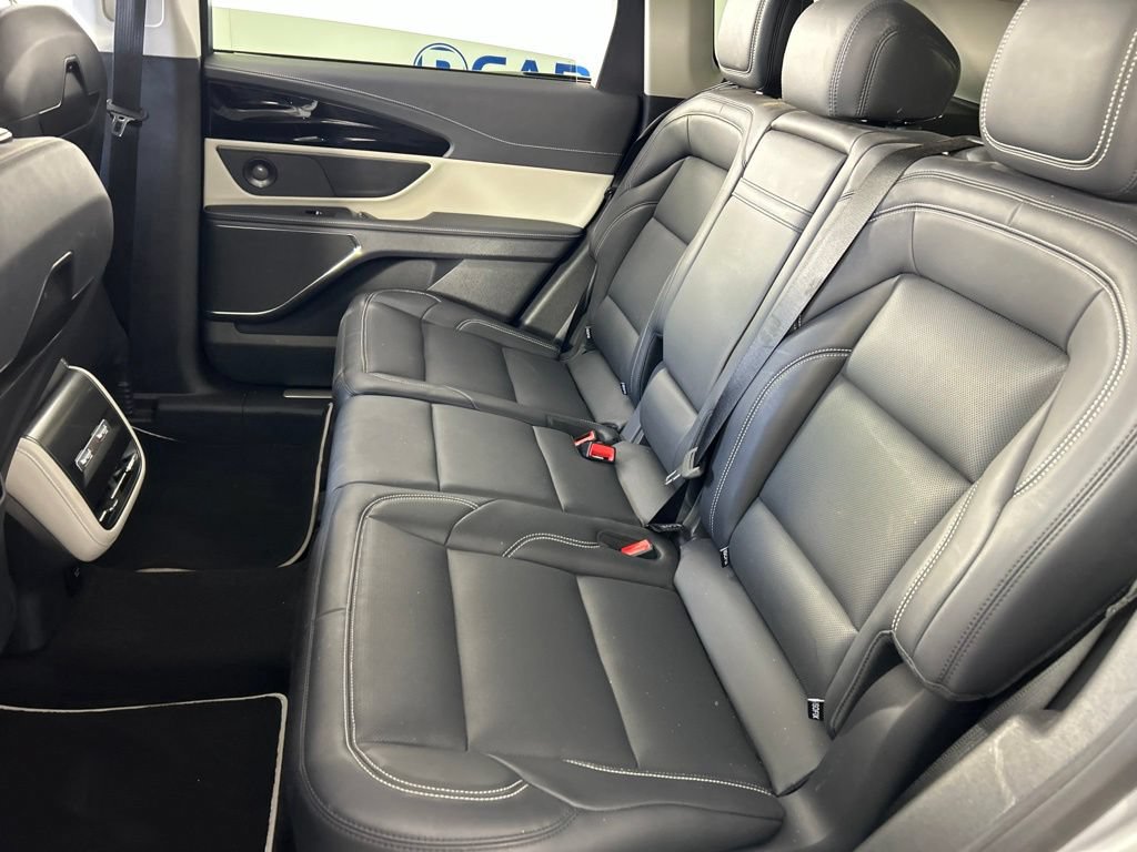 Used 2024 Lincoln Nautilus Premier w/ Equipment Group 102A AWD/4WD image 25