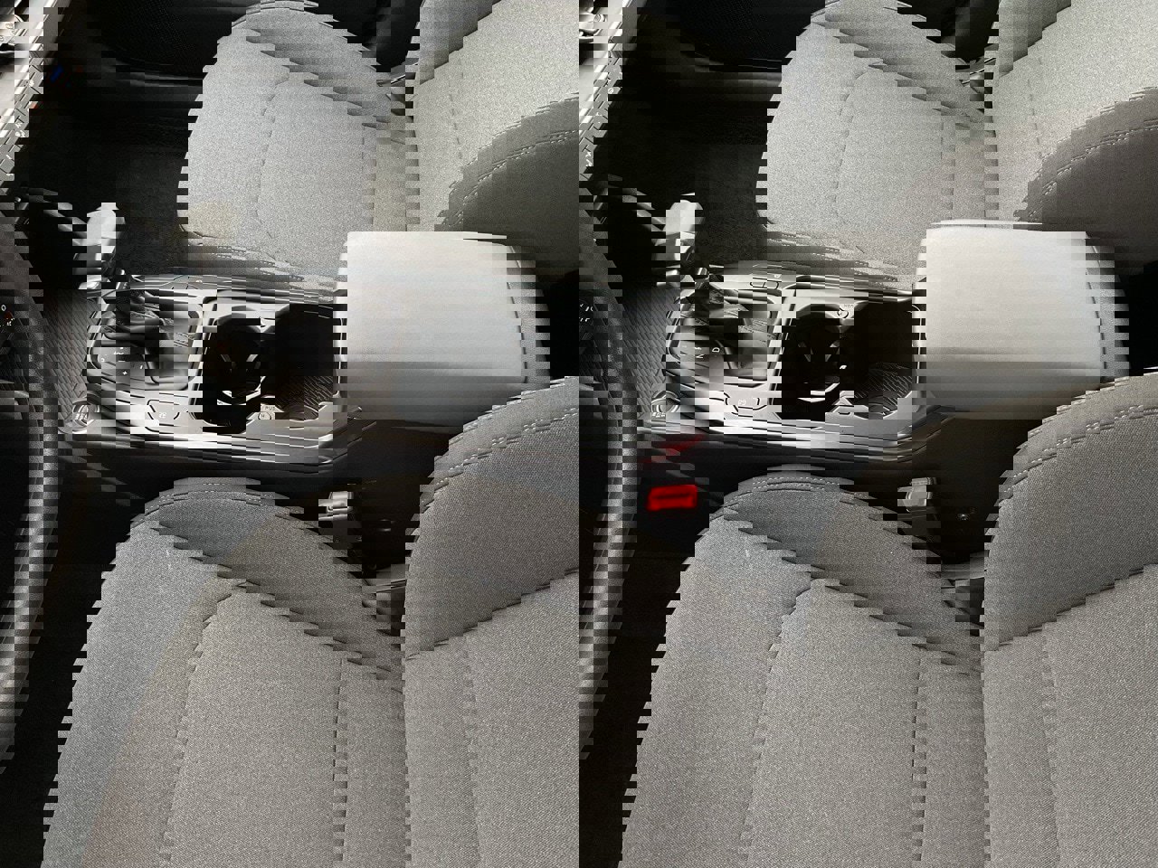 Used 2025 Kia K4 LXS image 32