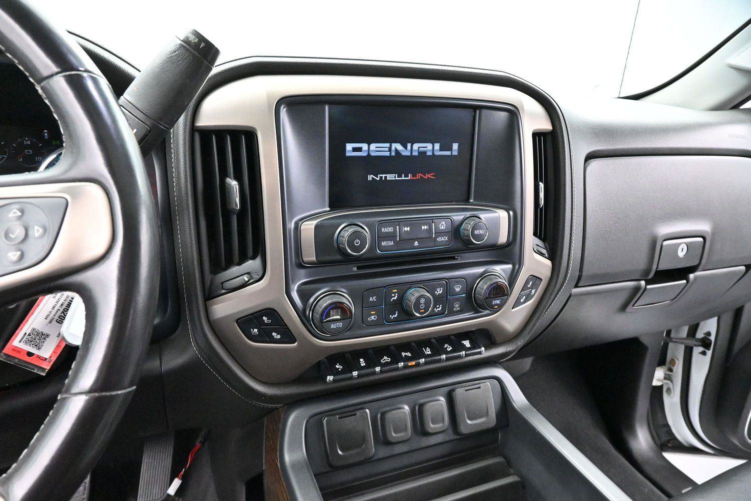 Used 2019 GMC Sierra 2500 Denali w/ Duramax Plus Package AWD/4WD image 18