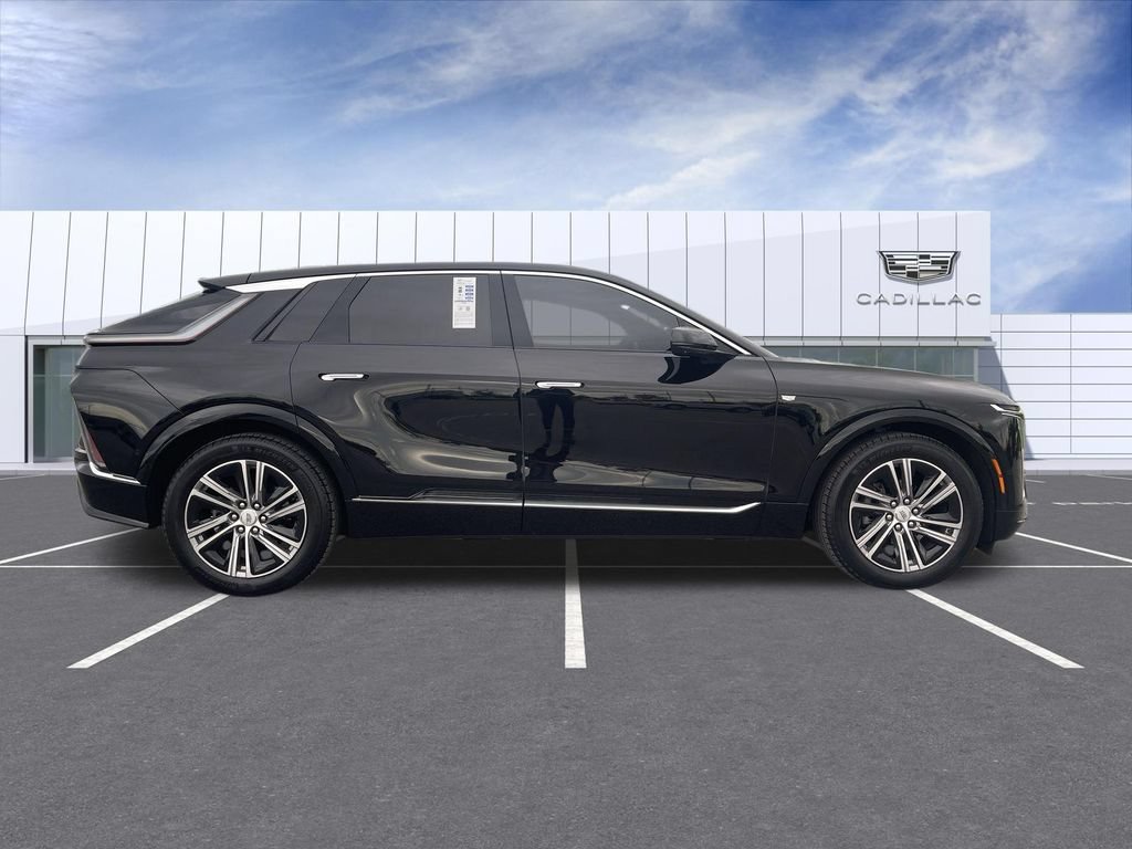 Certified 2024 Cadillac Lyriq Luxury w/ LPO, Floor Liner Package AWD/4WD image 9