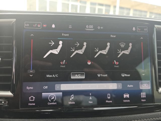 Used 2021 Chrysler Pacifica Touring-L FWD image 15