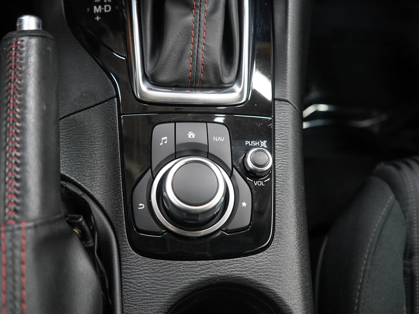 Used 2016 MAZDA MAZDA3 i Touring w/ Popular Equipment Package FWD image 23