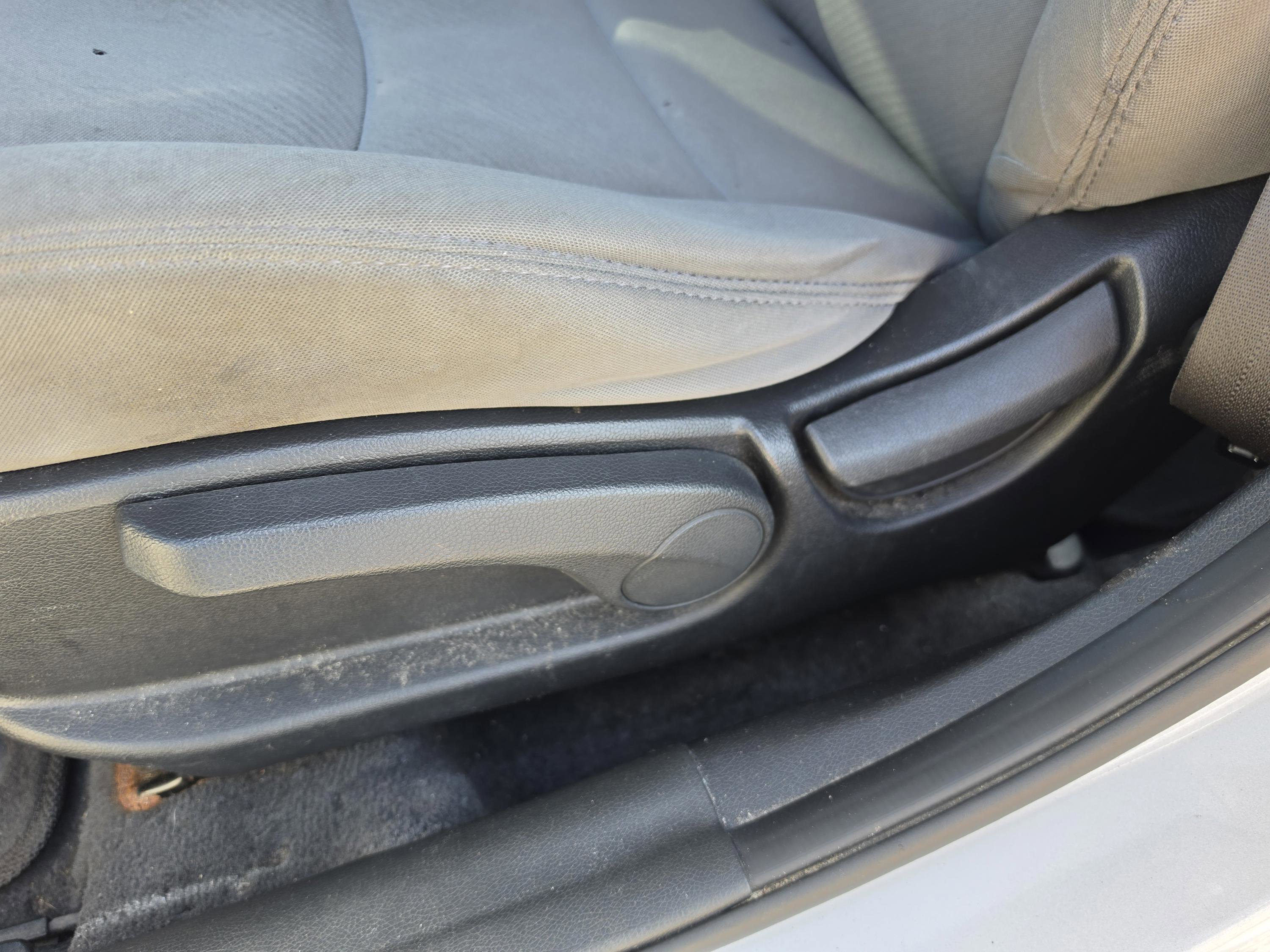 Used 2013 Hyundai Elantra GLS w/ Preferred Pkg image 21