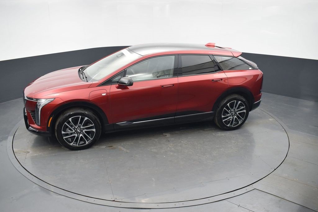 Certified 2025 Cadillac Optiq Sport 2 w/ LPO, Floor Liner Package image 46