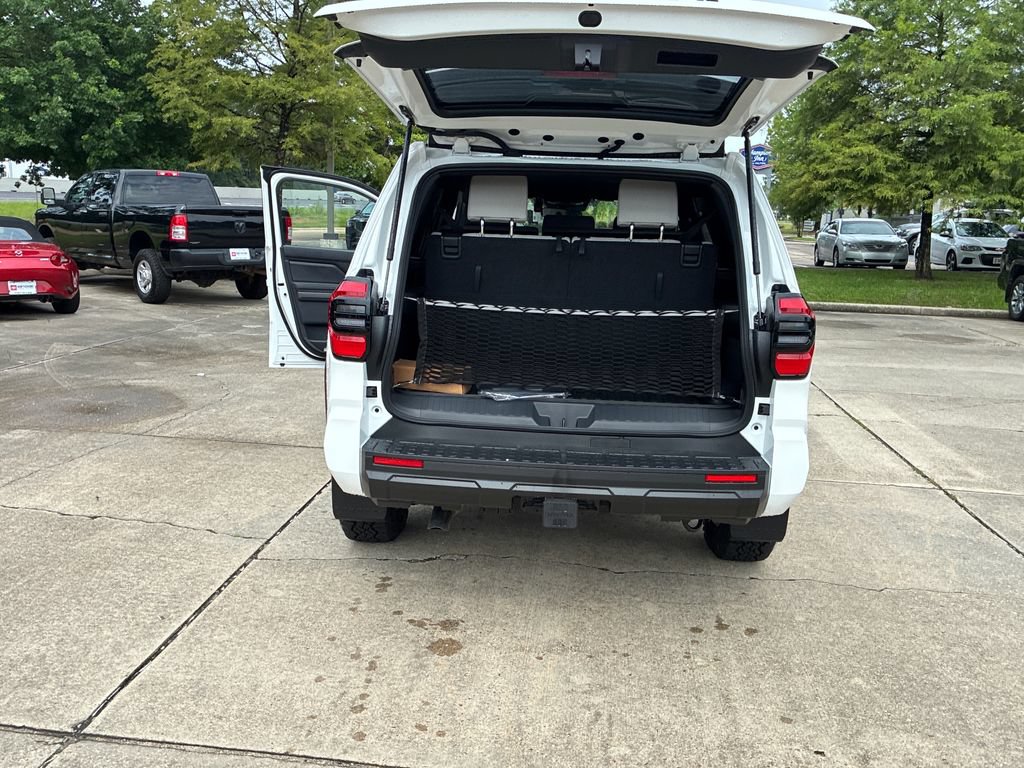 New 2026 Toyota 4Runner SR5 AWD/4WD image 40