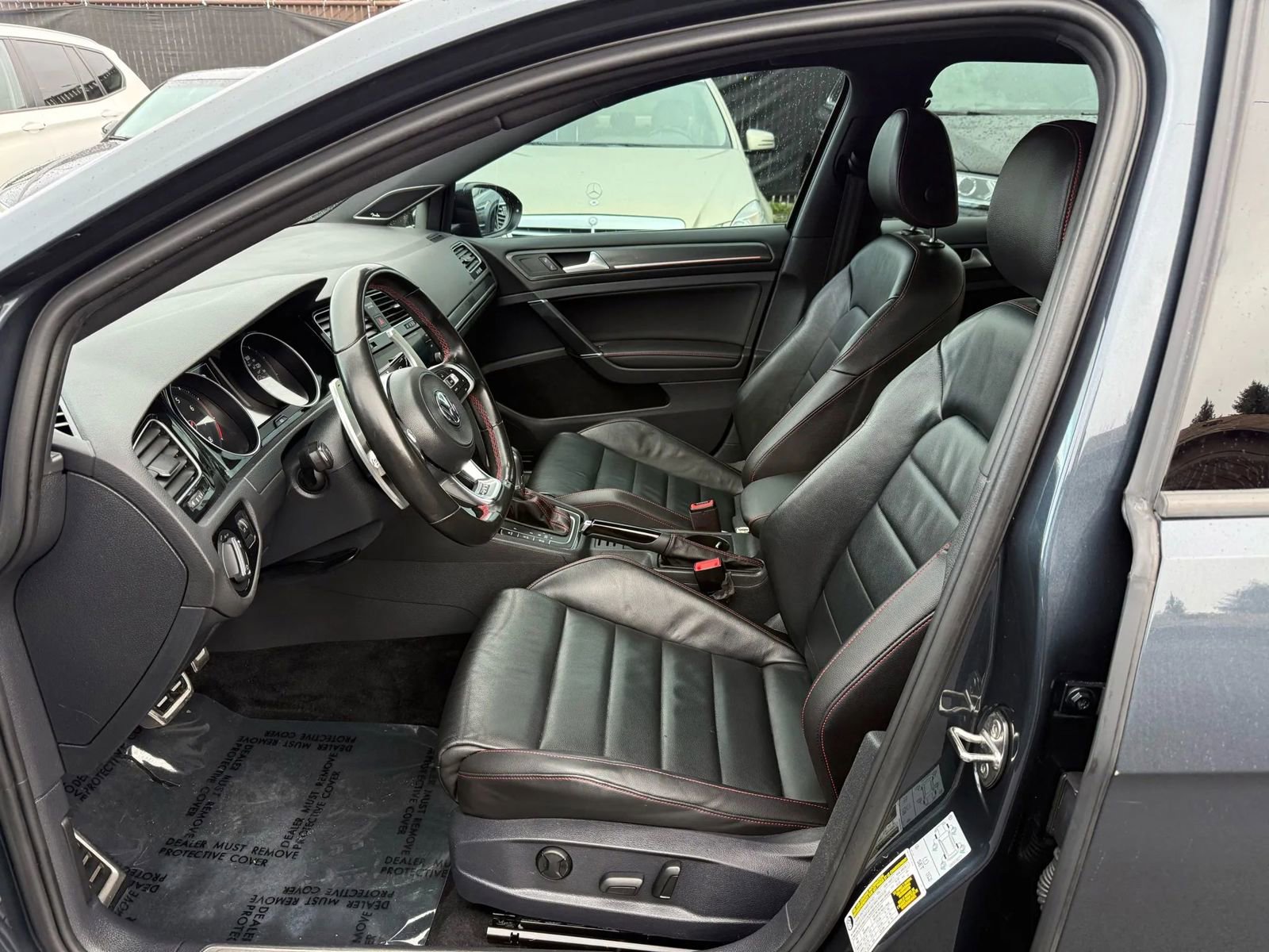 Used 2019 Volkswagen Golf 4-Door image 8