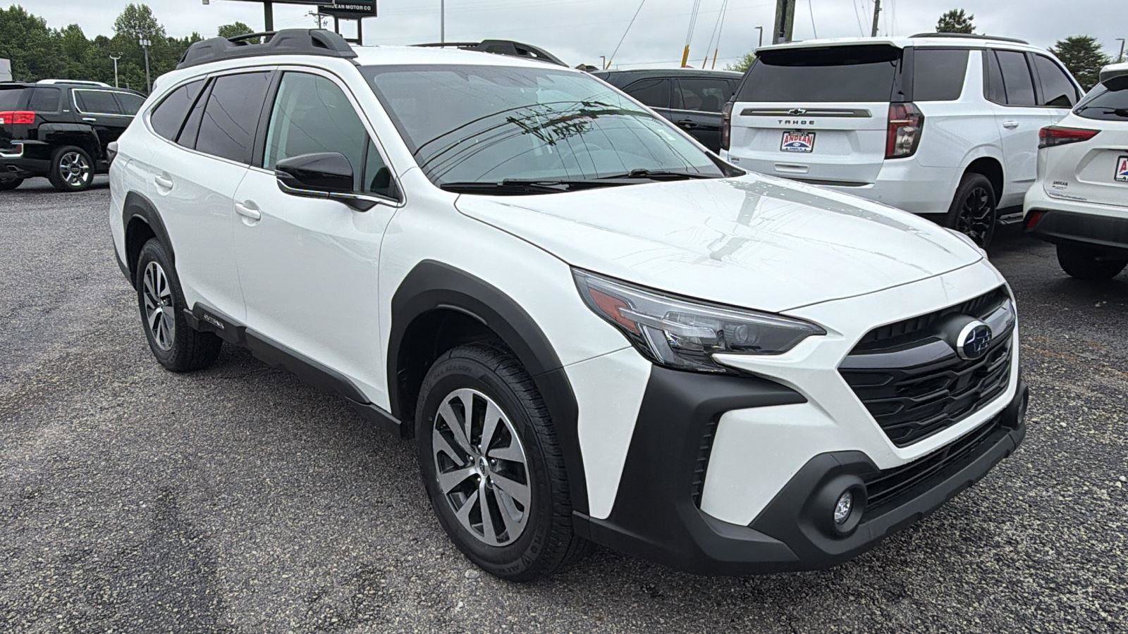 Used 2024 Subaru Outback Premium AWD/4WD image 3
