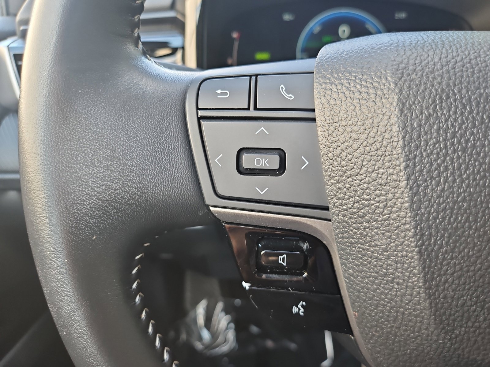 Used 2025 Toyota Camry SE FWD image 24