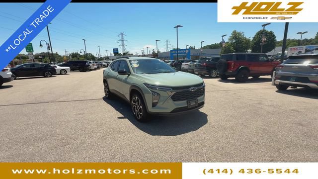 Certified 2024 Chevrolet Trax RS FWD image 2