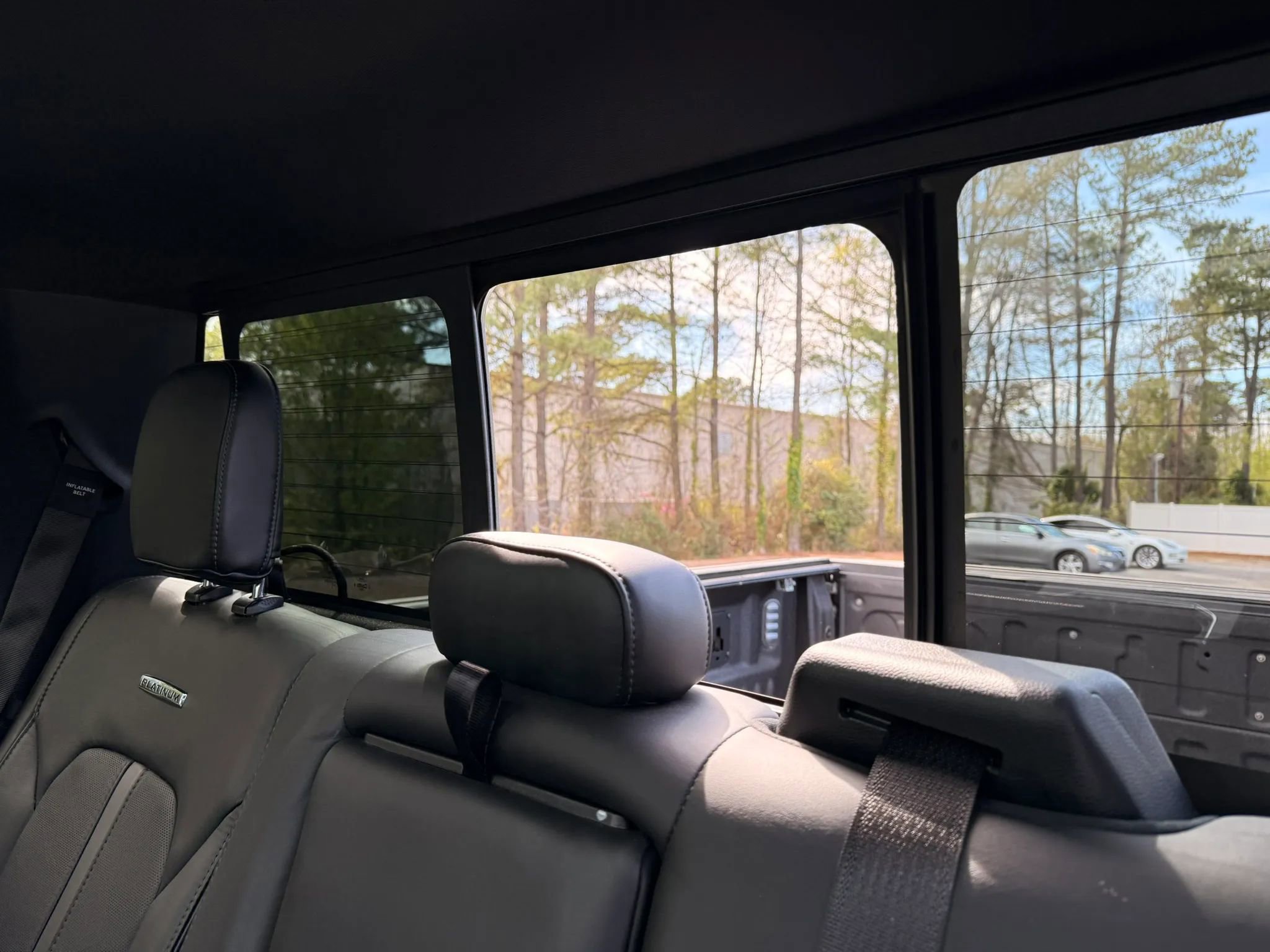 Used 2015 Ford F150 Platinum w/ Equipment Group 701A Luxury image 38