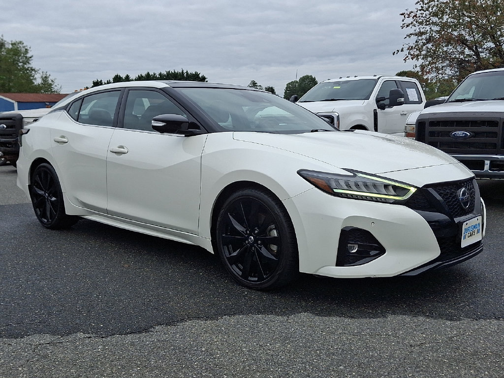 Used 2022 Nissan Maxima SR w/ Sport Mat Group FWD image 1