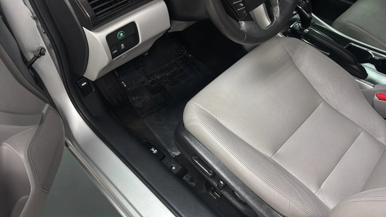 Used 2013 Honda Accord EX-L image 24