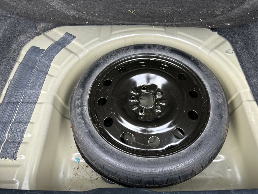 Used 2015 Ford Taurus SEL FWD image 32