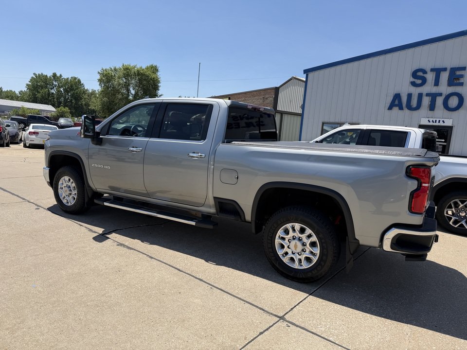 Used 2024 Chevrolet Silverado 2500 LTZ w/ LTZ Plus Package AWD/4WD image 8