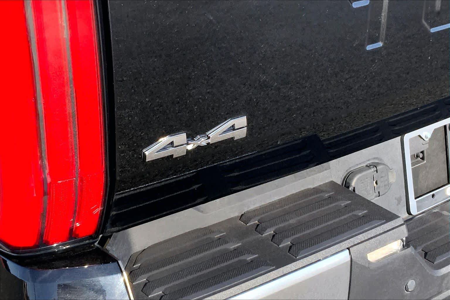 Used 2023 Toyota Tundra Limited AWD/4WD image 10