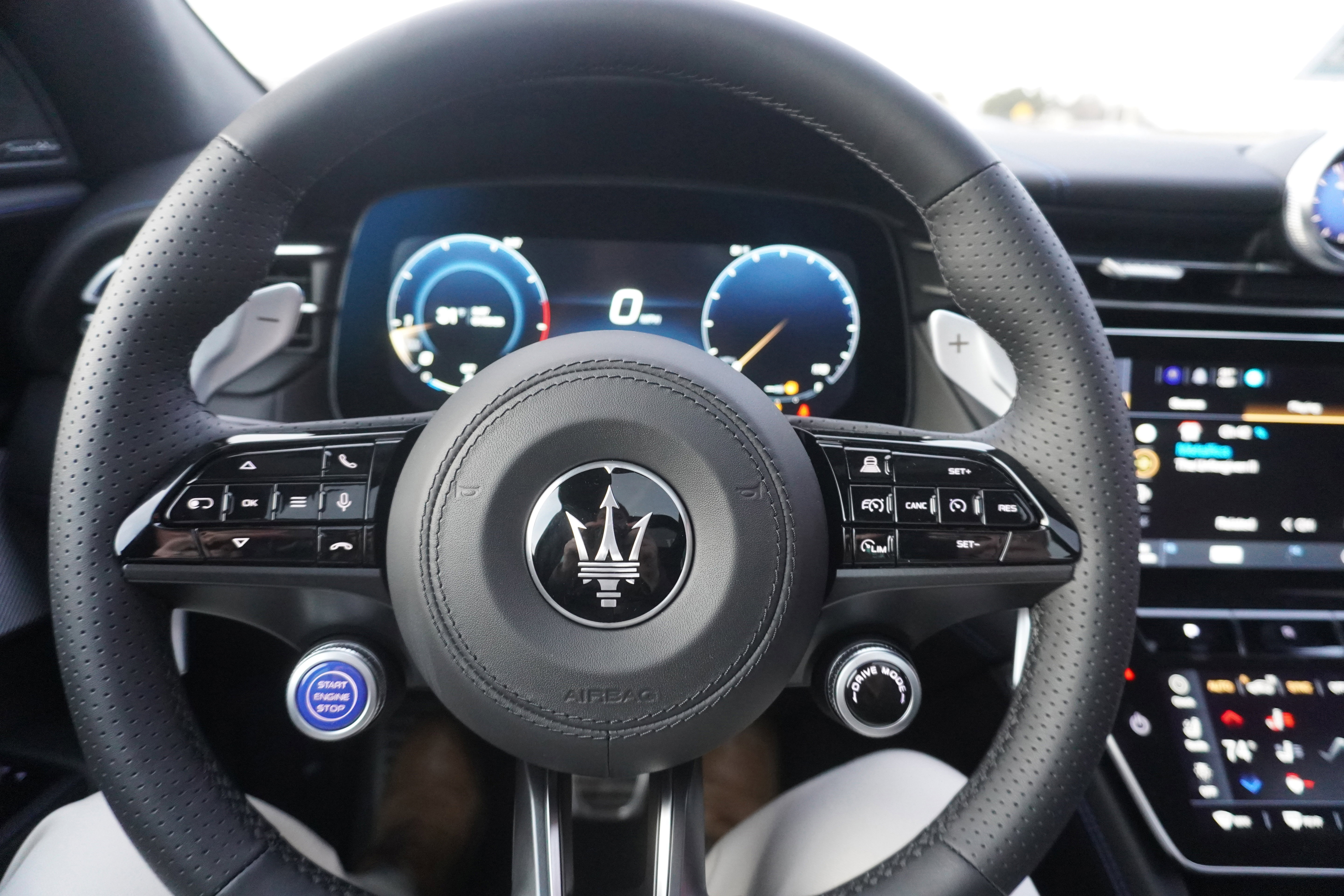 New 2025 Maserati Grecale Modena image 20